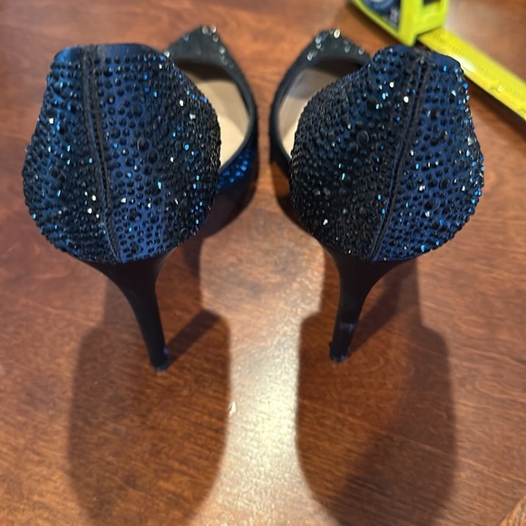 NWT Jewel Badgley Mischka Black Crystal Heels - Picture 4 of 6
